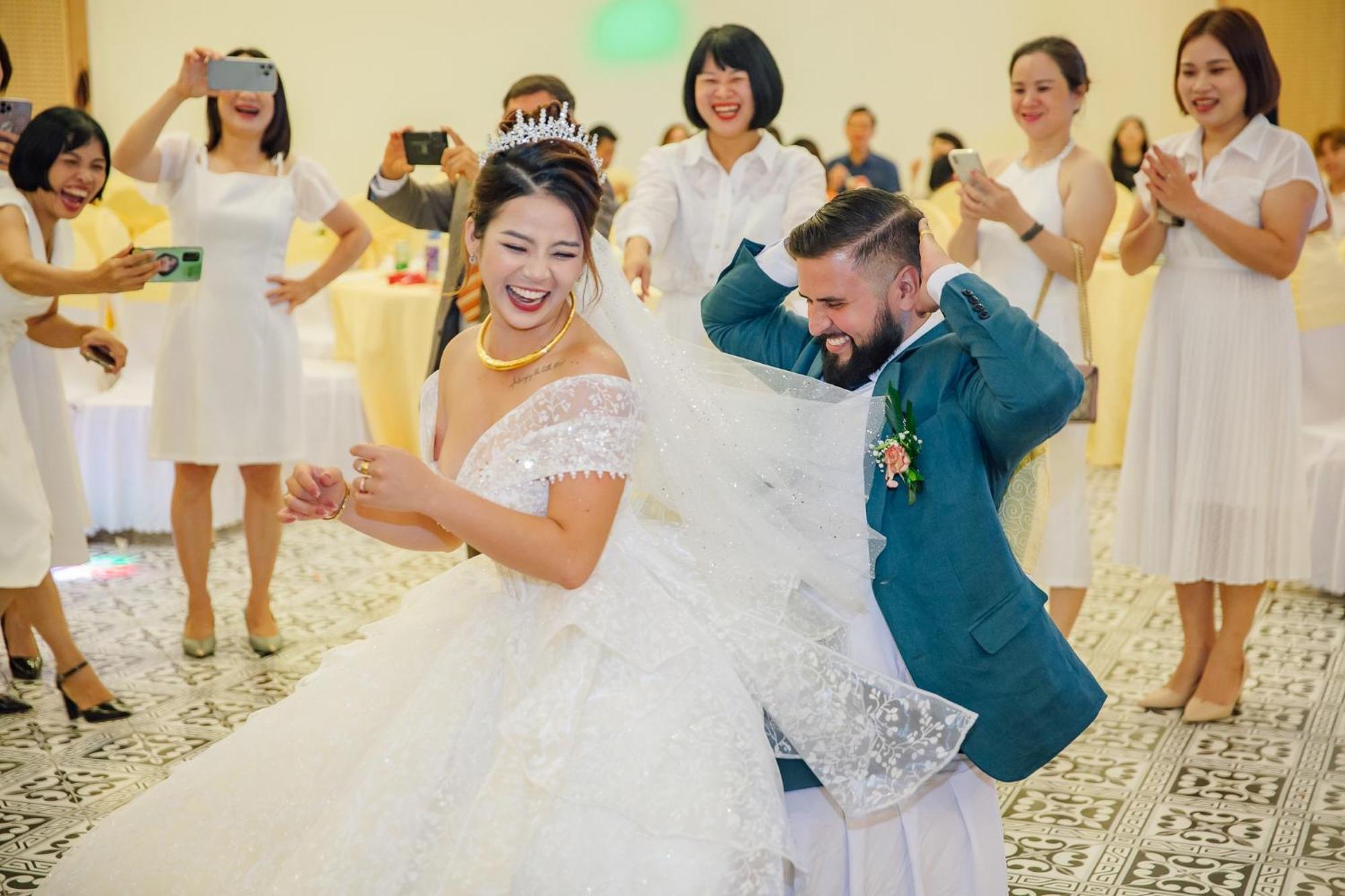 Отель Khach San Phuong Anh Hung Yen Экстерьер фото